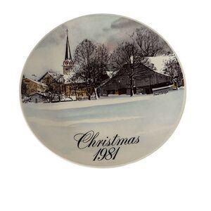 Bundle of 5 Vintage Smuckers 1981 Christmas Plate,
